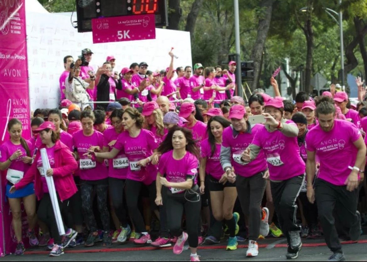 Avon Run — salida masiva de la carrera 5K Avon Cruzada contra el Cáncer de Mama