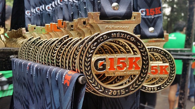 Medallas doradas G15K CD Mexico 2015 en fila